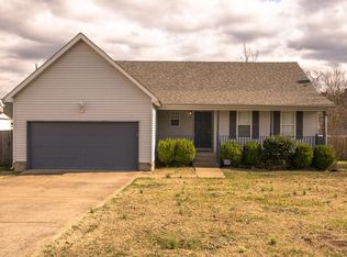 607 Nearlake Ct, La Vergne, TN 37086