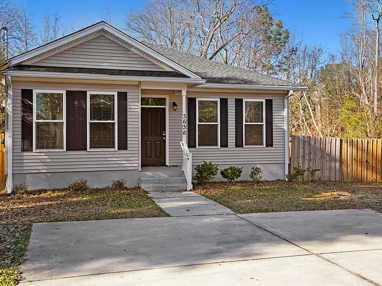 3636 Tower Dr — Photo 2