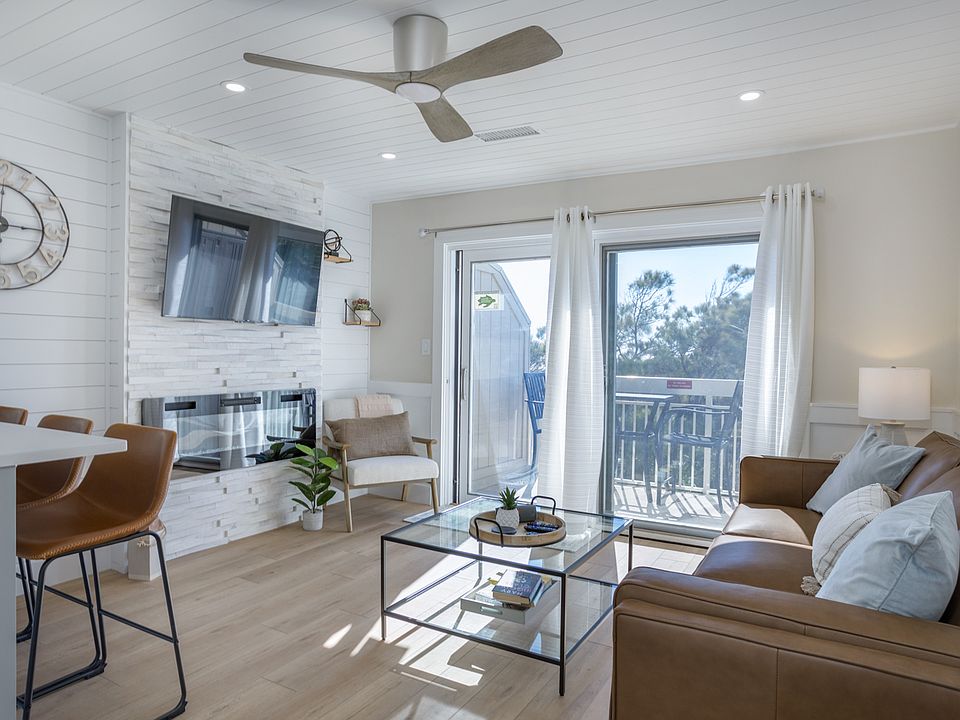 Amazing Beach side condo come enjoy the Hilton Head winter in style!