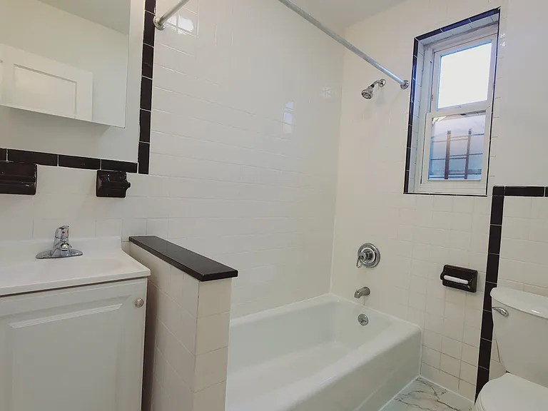 1888 University Ave #2 — Photo 16