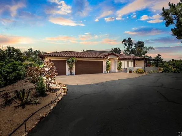 10853 Pala Loma Dr, Valley Center, CA 92082