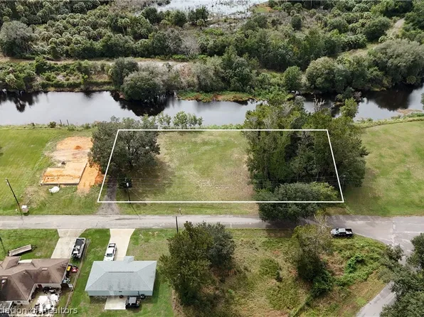 5271 Riverway Dr, Sebring, FL 33875