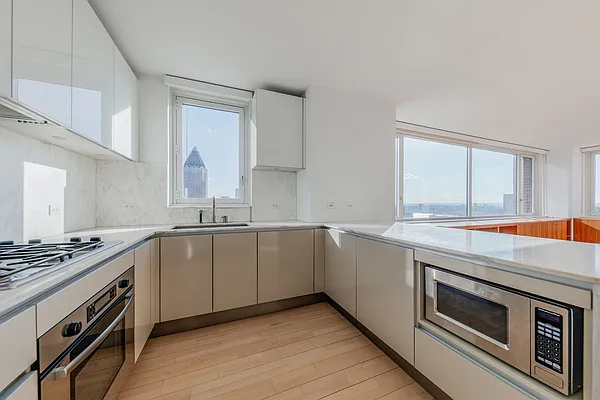 Rented by Lin Pan Realty Group LLC | media 11