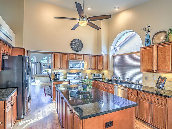 4th image of 16402 N 48TH Way