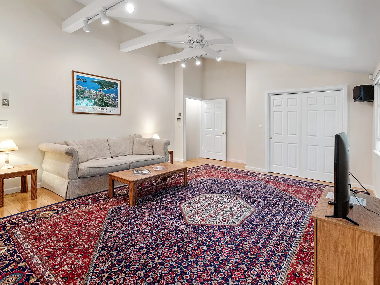 Private Watermill Apartment - Winter Rental — Photo 3