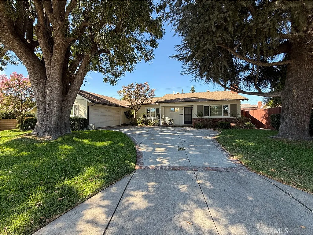 4 bed, 1570 sqft, $4,000 — Photo 2