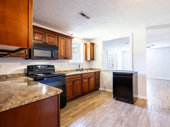 2338 Pleasant Grove Rd, Westmoreland, TN 37186