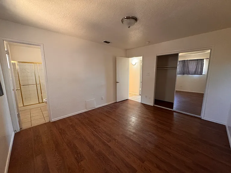 4445 N Emerson Ave — Photo 10