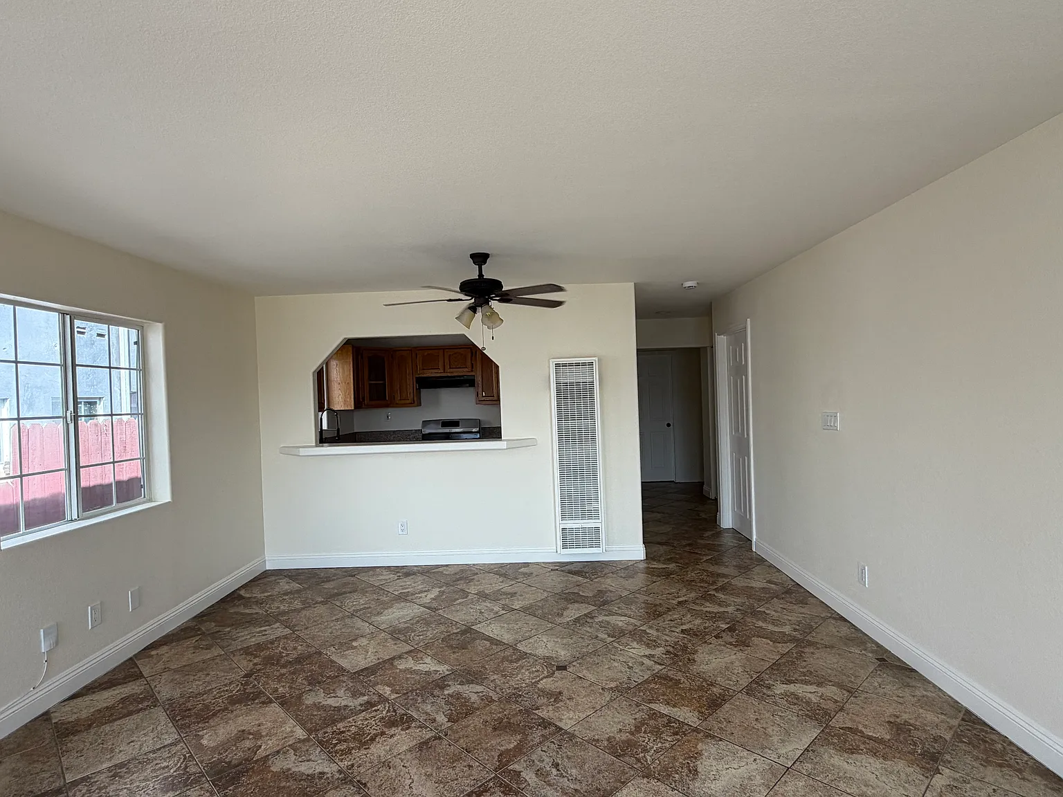 4 bed, 1200 sqft, $3,300 — Photo 4