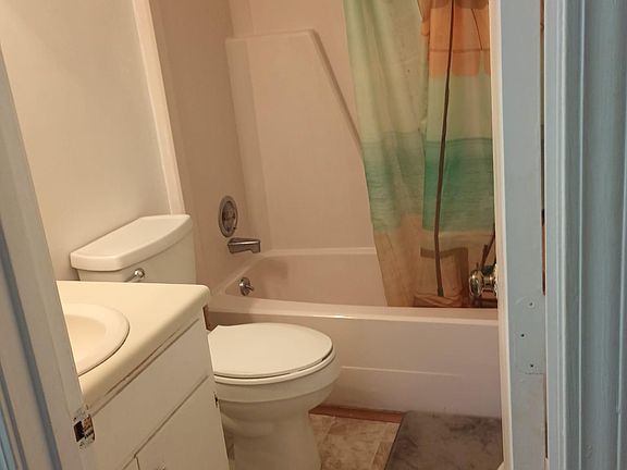 2nd image of 2819 Chelsea Ct #2819