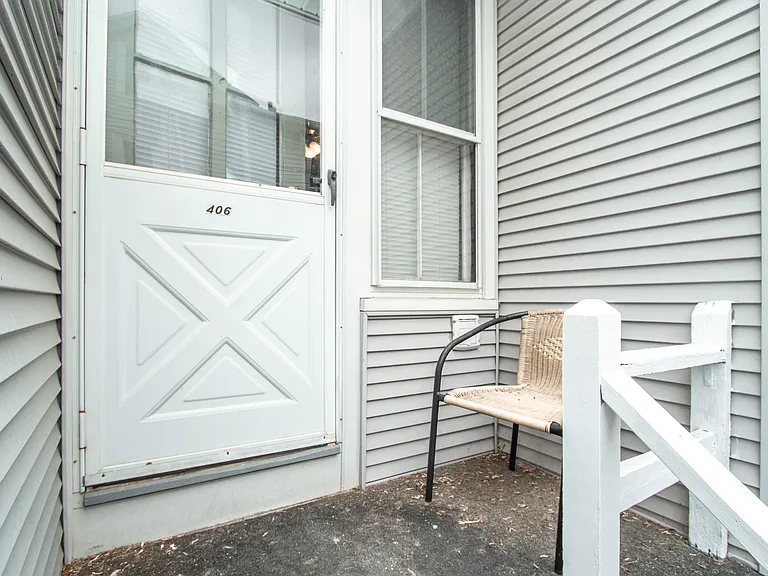 406 Front St #1 — Photo 27