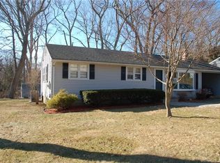 132 Bel Aire Dr, Groton, CT 06355