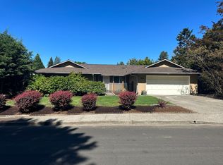 8545 SW Rebecca Ln, Beaverton, OR 97008