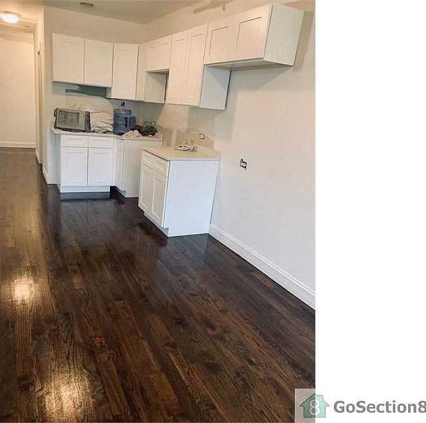 1st image of 6957 S Artesian Ave #2