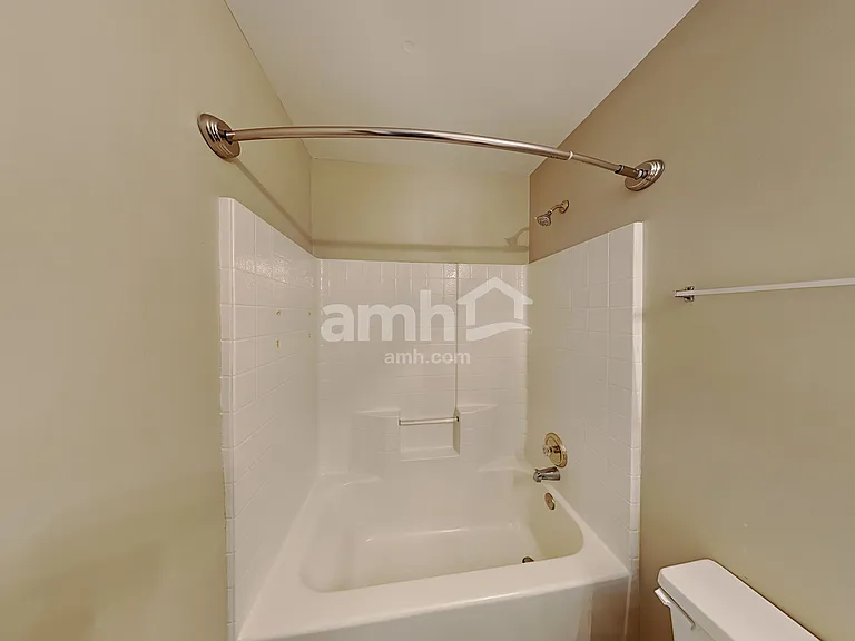 401 Lochmere Ct — Photo 18