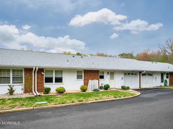 343B Canterbury Court #1002, Lakewood, NJ 08701