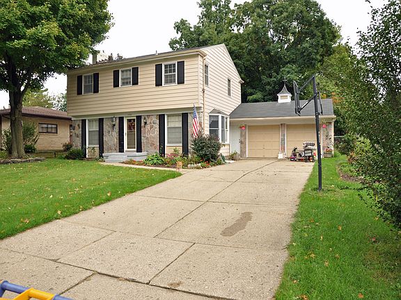 2nd image of 1730 Clearbrook St SE
