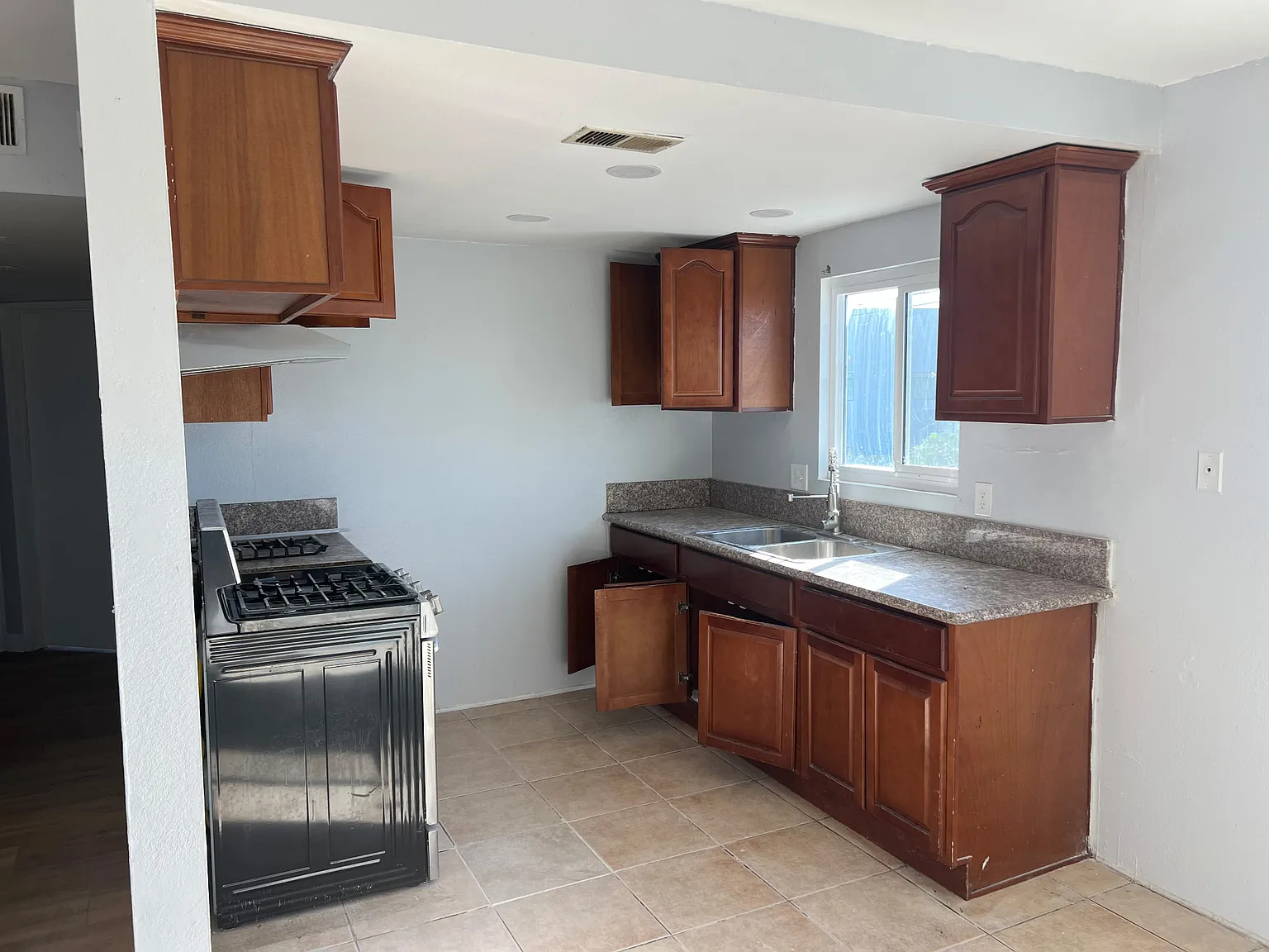Pico Rivera Apartments - #8 — Photo 1