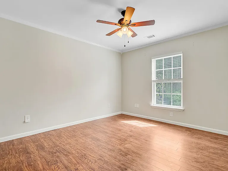 236 Emerald Isle Dr — Photo 22