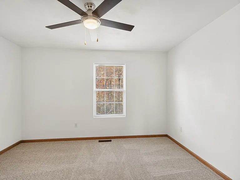 ReNew Edwardsville Apartment Collection — Photo 30
