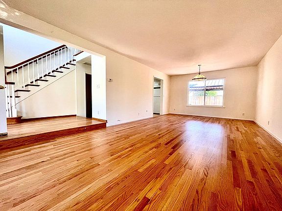 2nd image of 3364 Fronda Dr