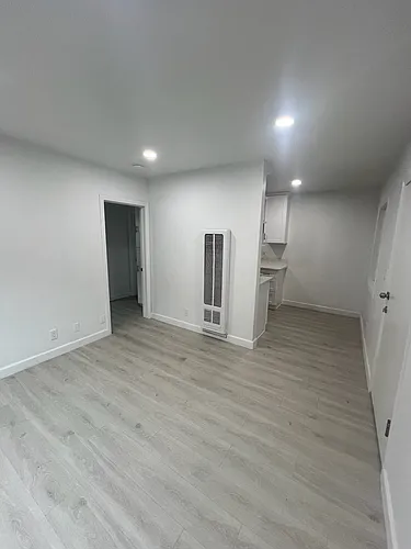 9511 Los Angeles St #3 Photo 1