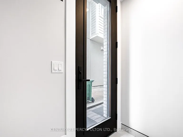 13 McKayfield Rd #LOWER — Photo 5