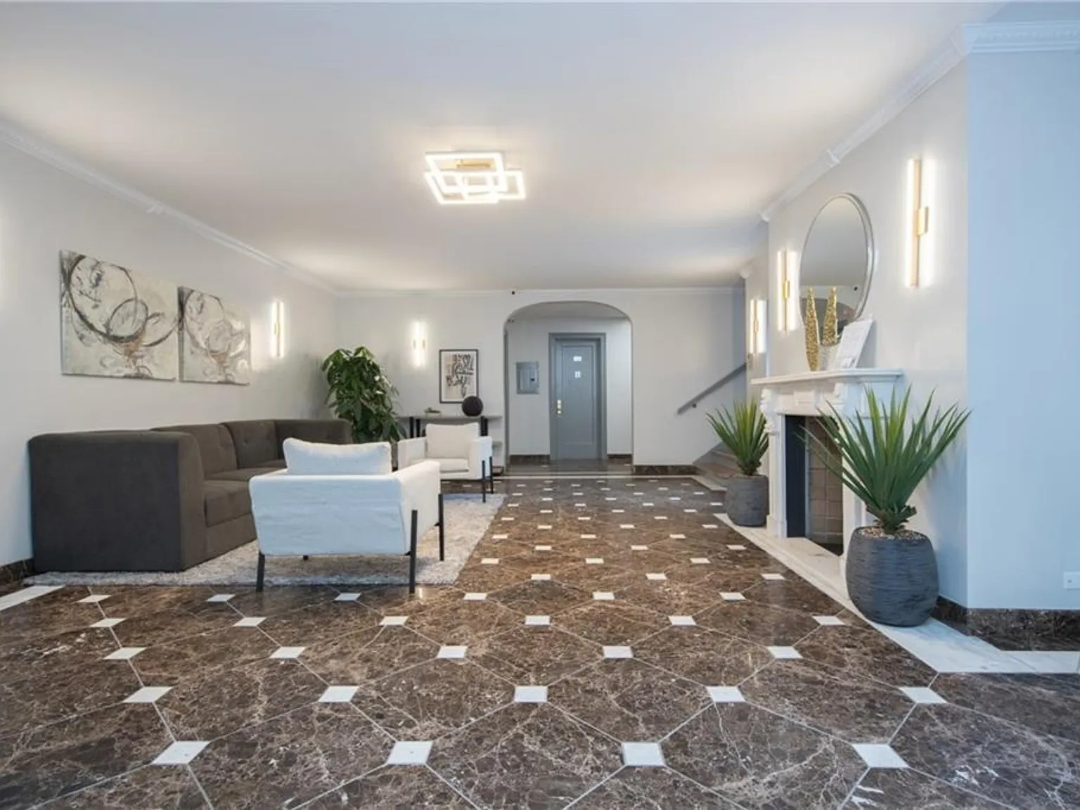 1 bed, 700 sqft, $24,000 — Photo 4
