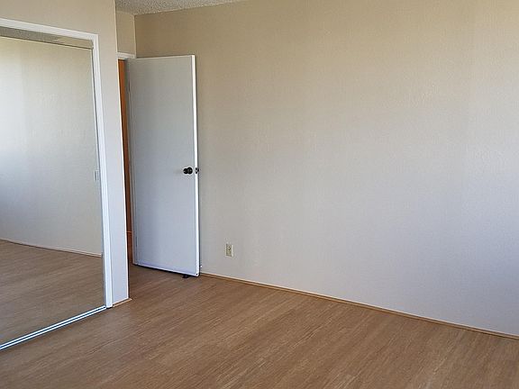 3rd image of 55 S Kukui St #30