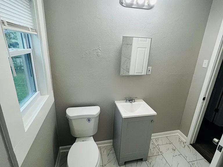 2145 Pendleton St — Photo 7