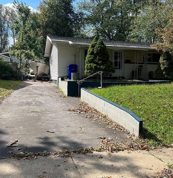2nd image of 13116 Estelle Rd