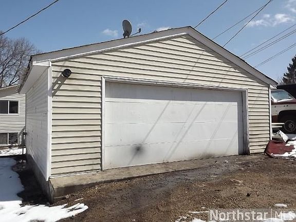 3rd image of 428 10th Ave S