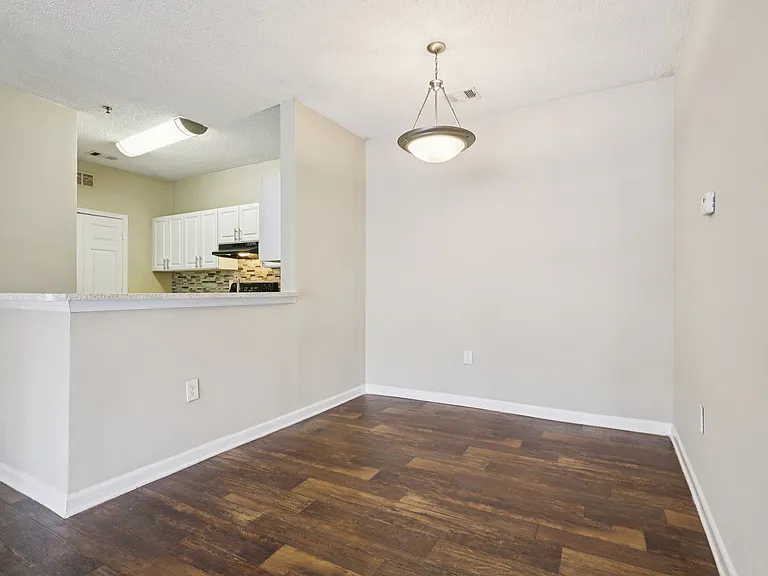 Brookside Park Apartments — Photo 78