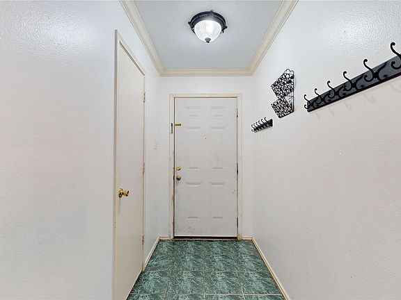 2nd image of 7106 Bayou Crest Dr
