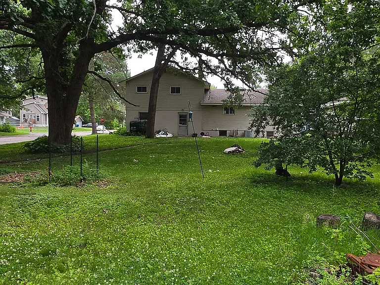 1008 7th St SE — Photo 10