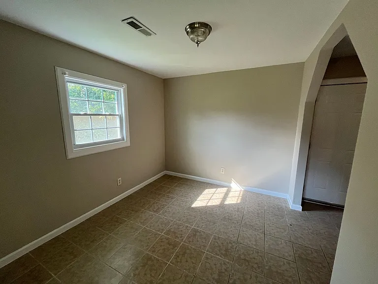 197 Wilkenson Dr NE — Photo 4