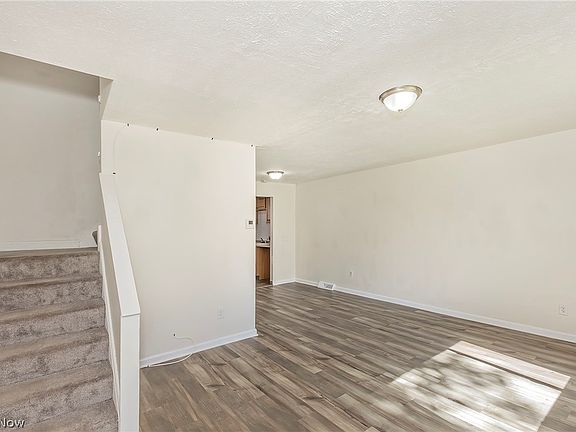 5th image of 23673 Banbury Cir APT 13