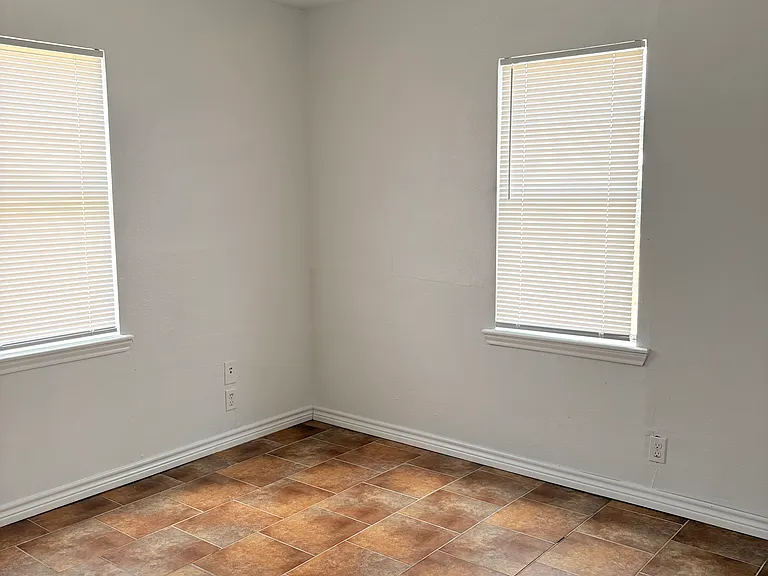 1240 E Nettie Ave — Photo 5