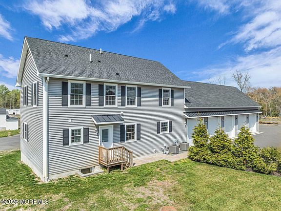 3rd image of 553 Colts Neck Rd #B