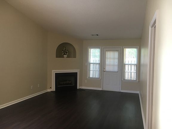 2nd image of 120 Shelby Dr