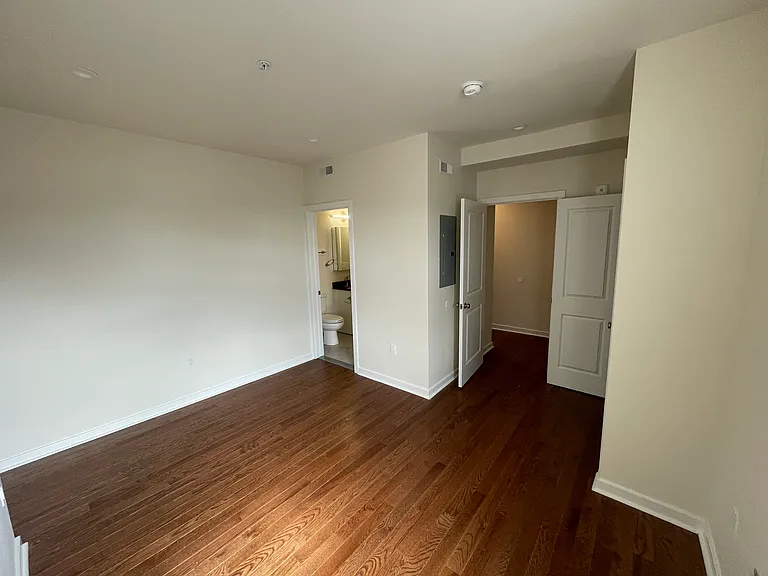 507 S 9th St #302 — Photo 3