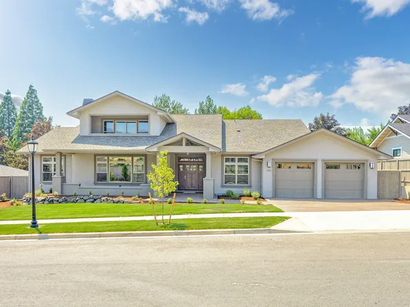 526 Autumn Hills Dr, Medford, OR 97504