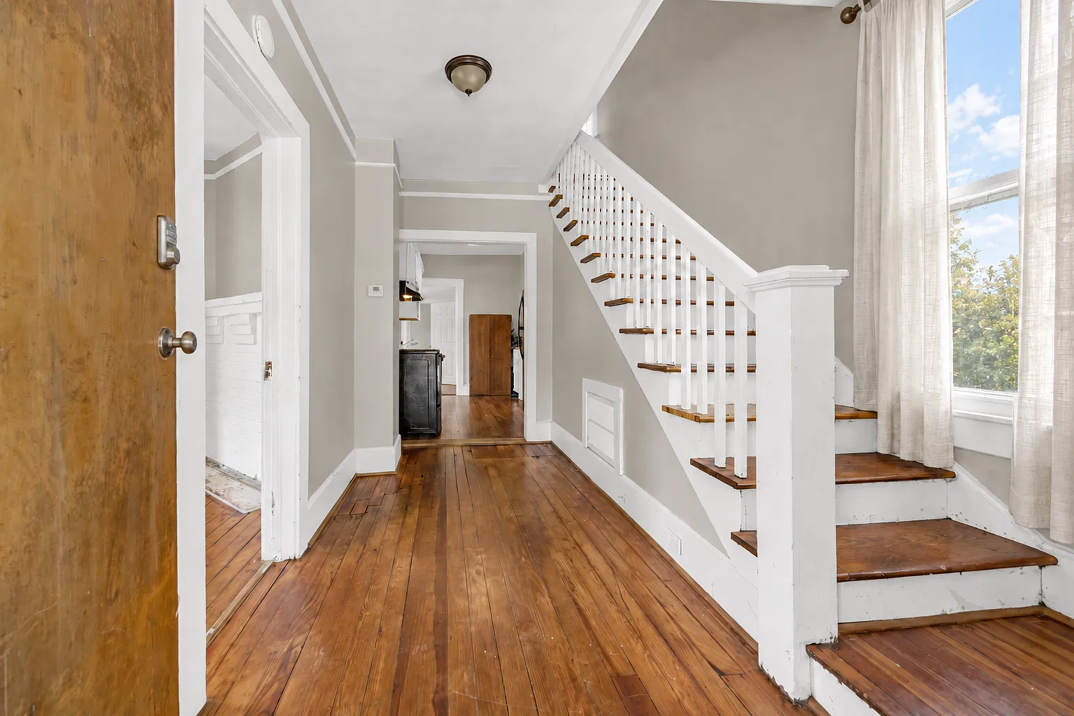 4 bed, 1600 sqft, $3,400 — Photo 4