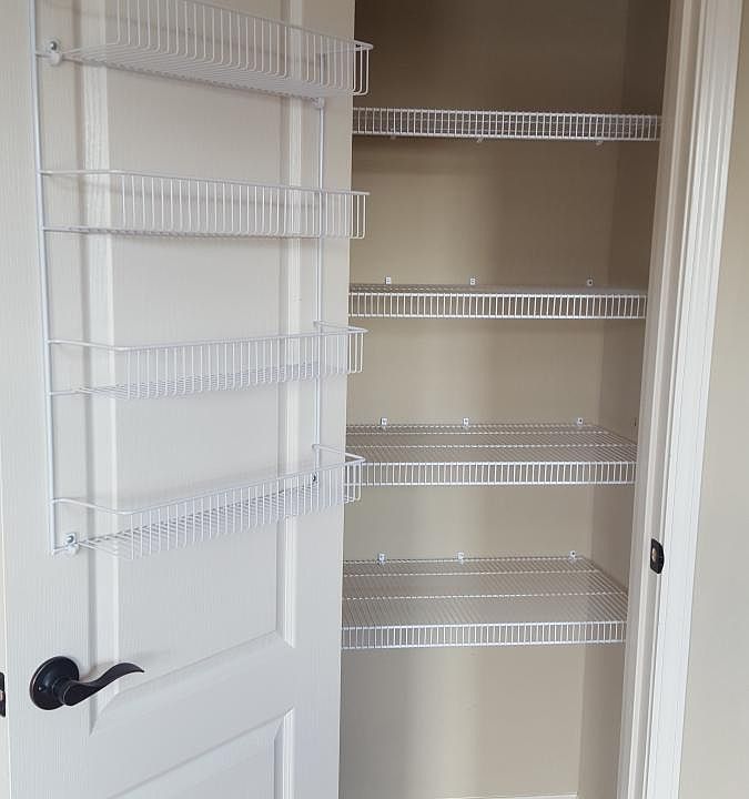 Kitchen pantry