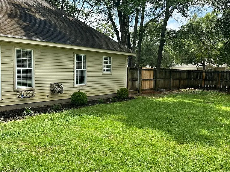 201 Belton Dr — Photo 4