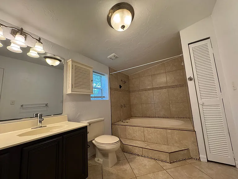 715 E Plymouth Ave — Photo 14