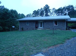 4586 Charlotte St, Conover, NC 28613