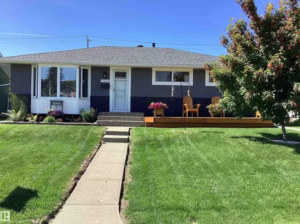 15627 83rd Ave NW, Edmonton, AB T5R 3T6