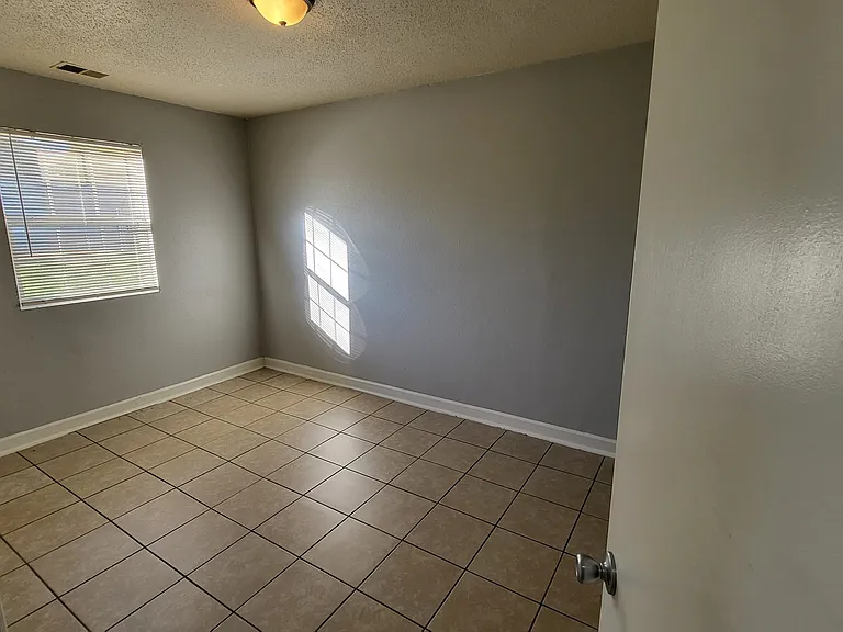 6149 Commodore Dr — Photo 10