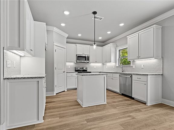 5th image of 91 Kinloch Dr